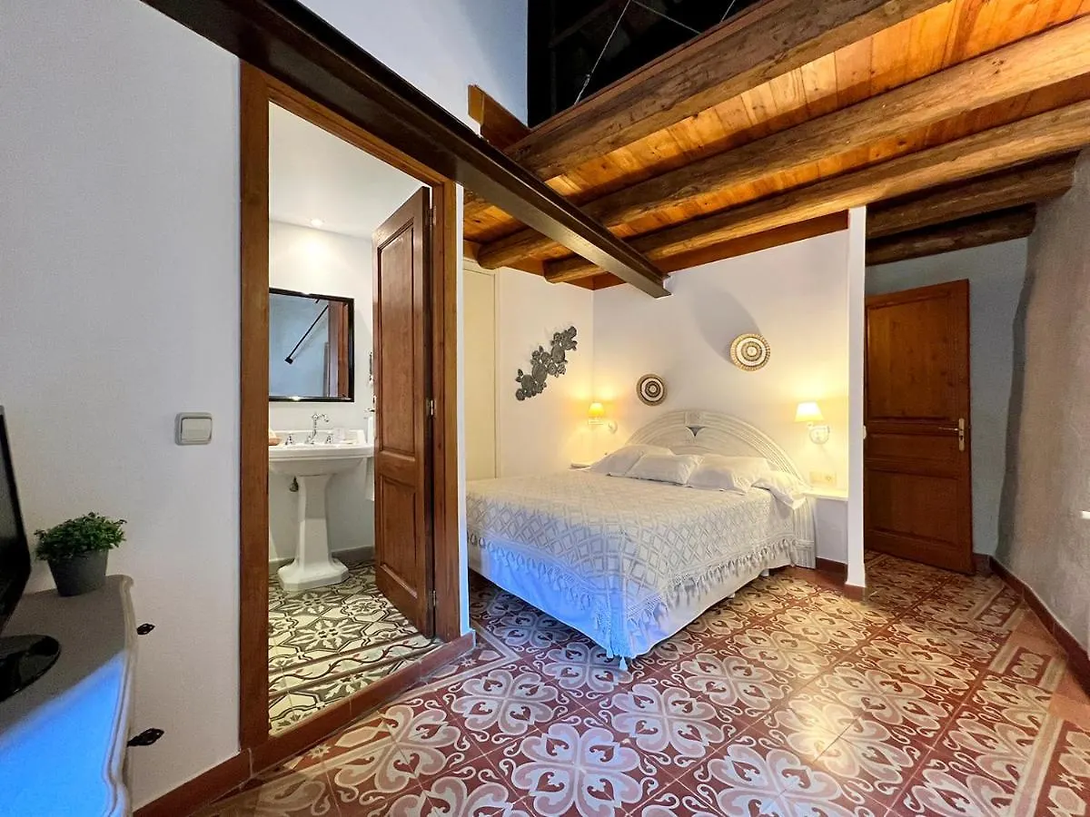 Can Bayre-Casa Rural Fortiá Španělsko